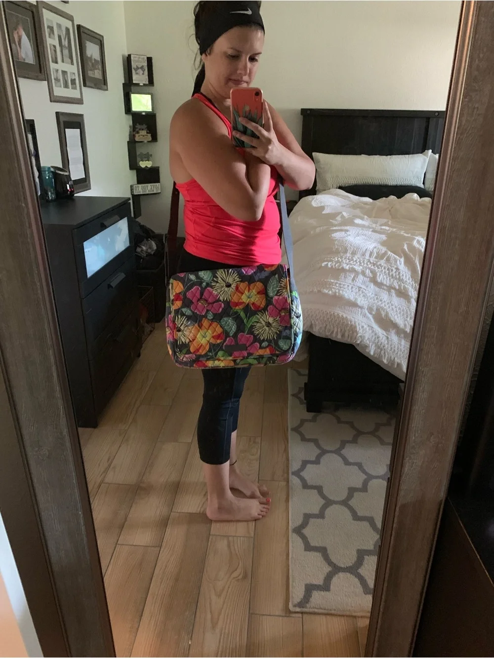 Vera Bradley jazzy blooms messenger bag